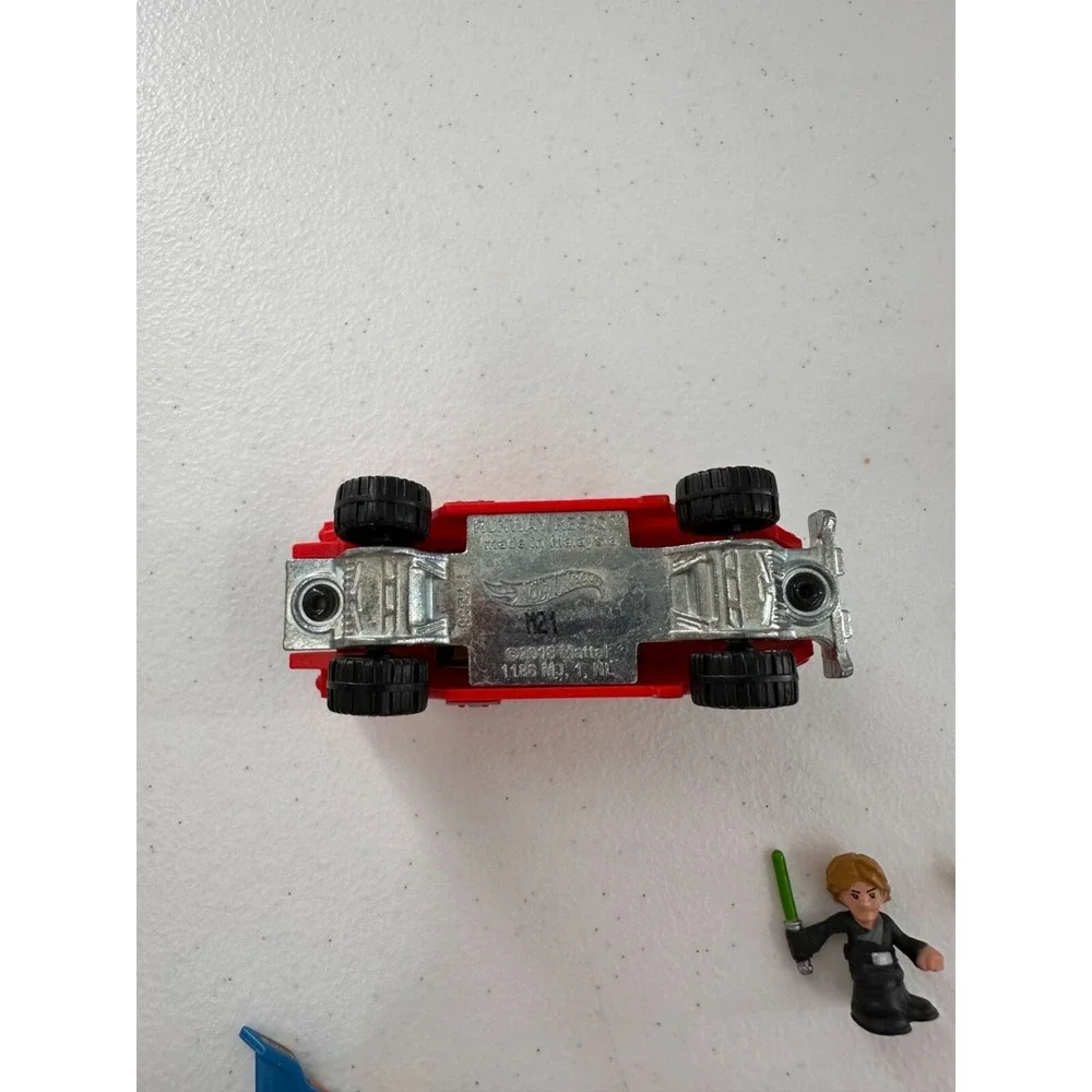 Mixed Toy Bundle Hot Wheels Funko Pop 9 Piece Shark Tooth Minecraft Skateboard c